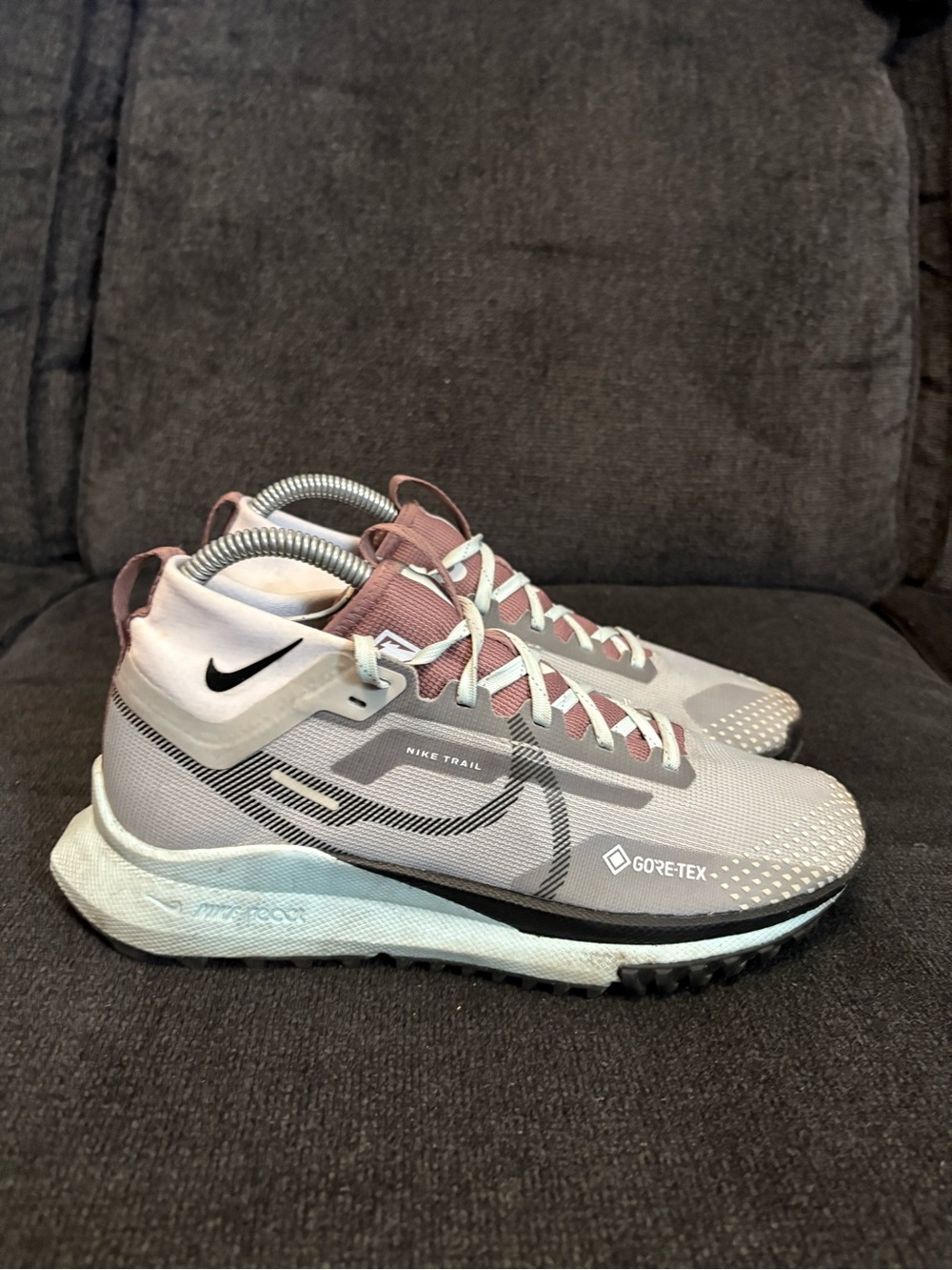 Nike React Pegasus Trail 4 GTX Women's Size 8 Running Shoes Smoke Glacier Blue